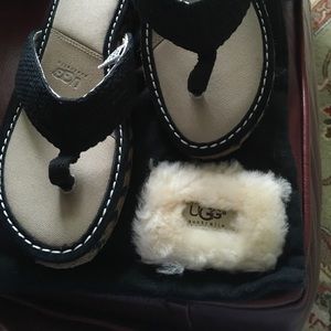 Ugh new black sandals size 9.